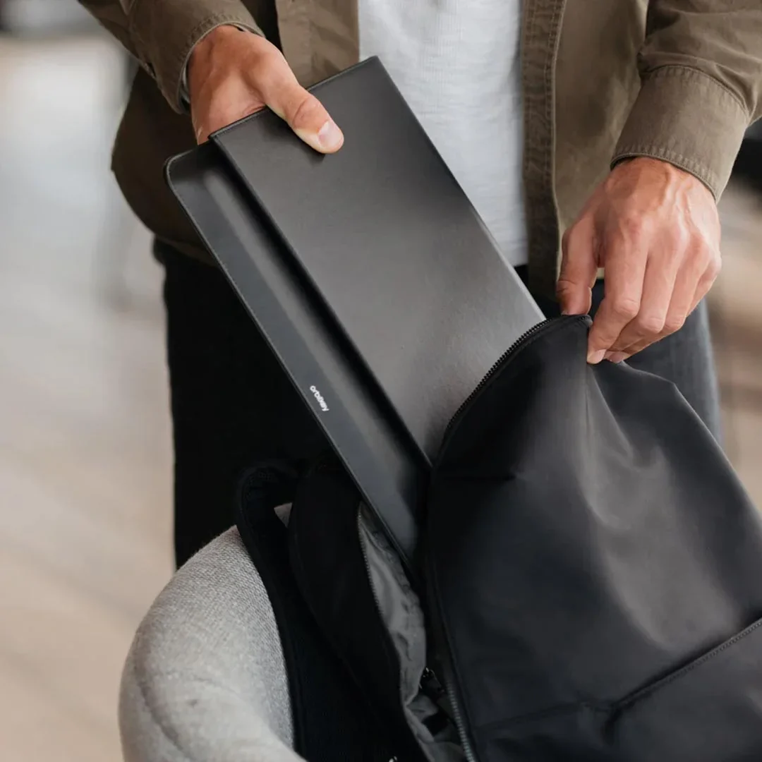 Orbitkey Hybrid 14" Laptop Sleeve - Image 5